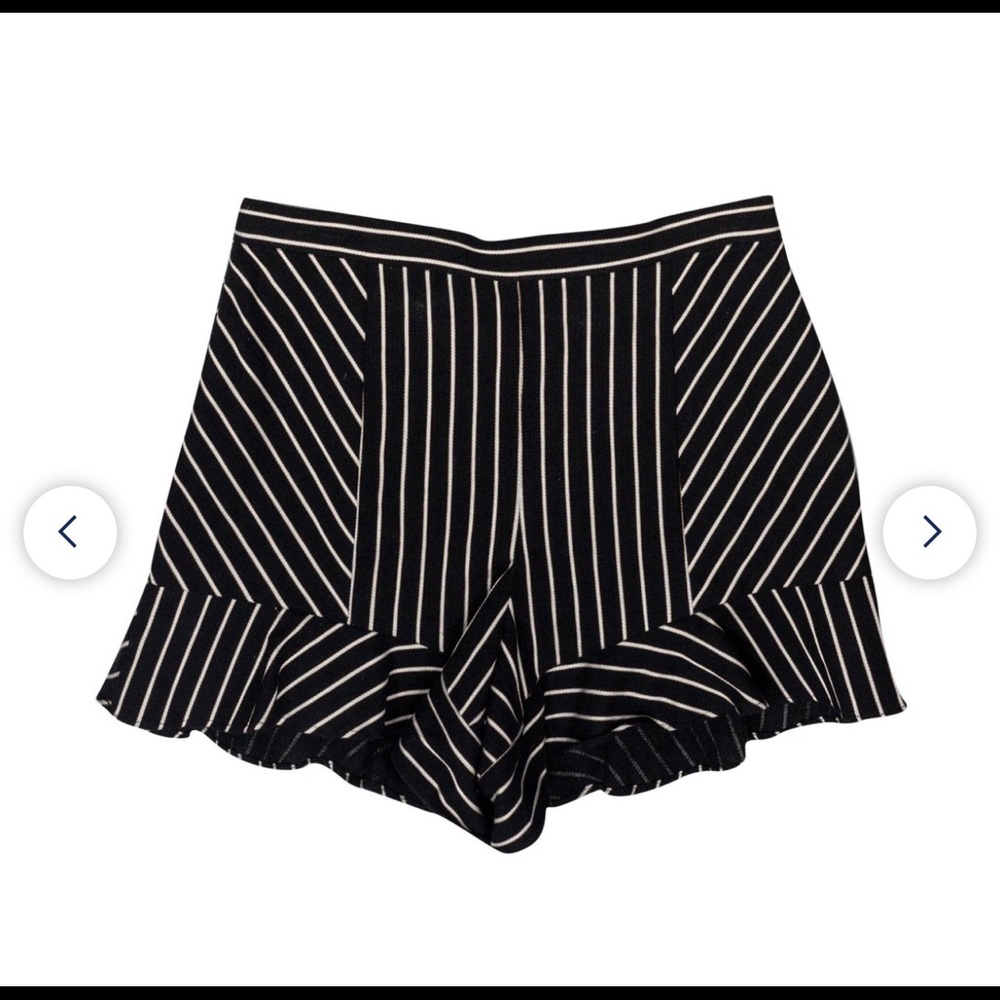 Intermix shorts - Picture 3 of 4